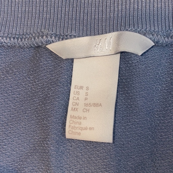 H&M wide neck sweatshirt size small - Picture 2 of 2